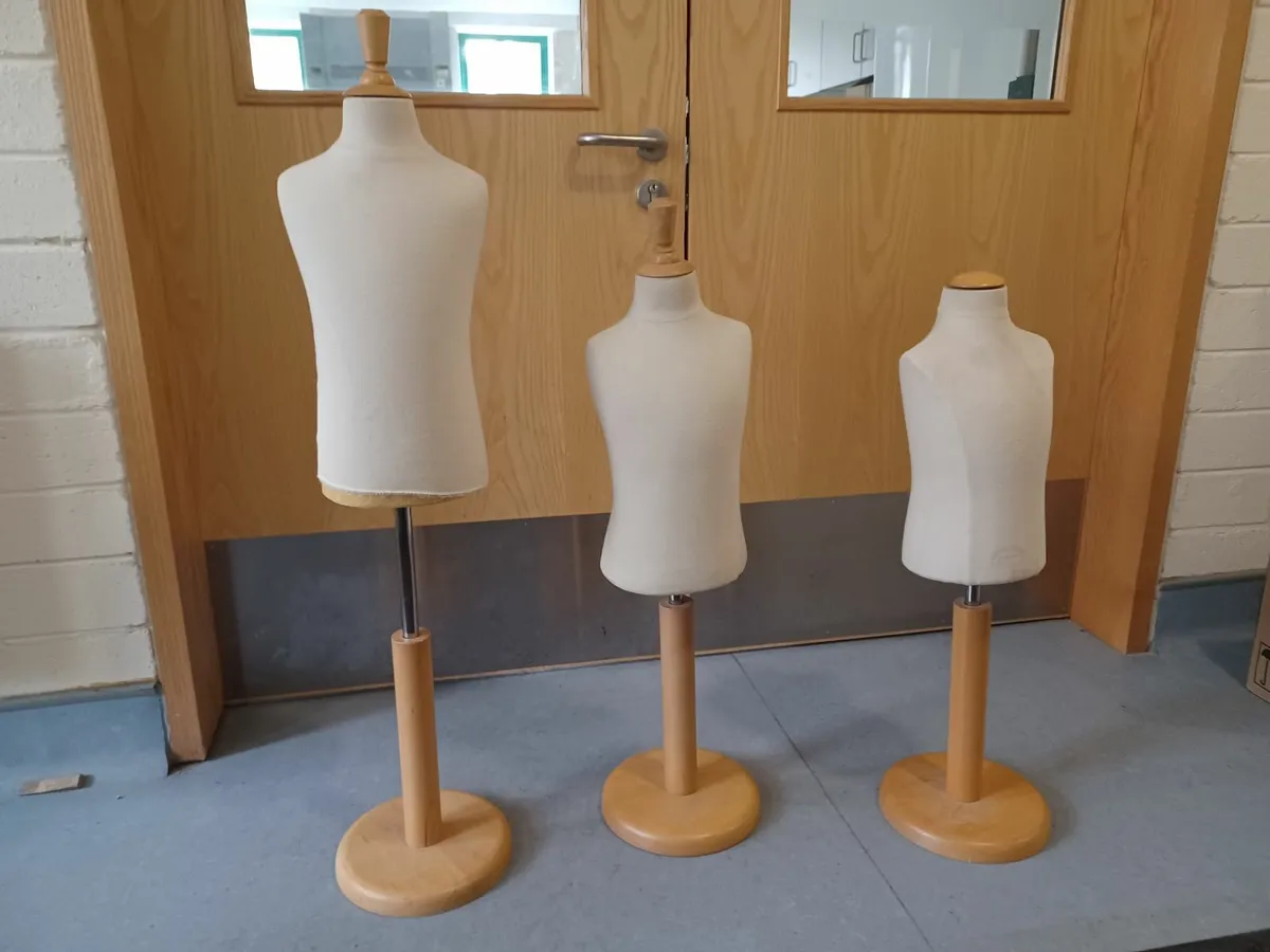 Mannequins - Image 4