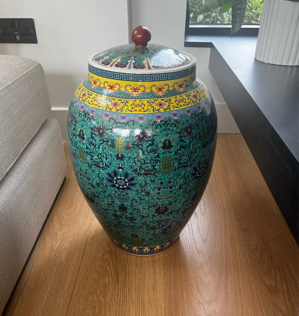 Chinese Porcelain Pot - Image 1
