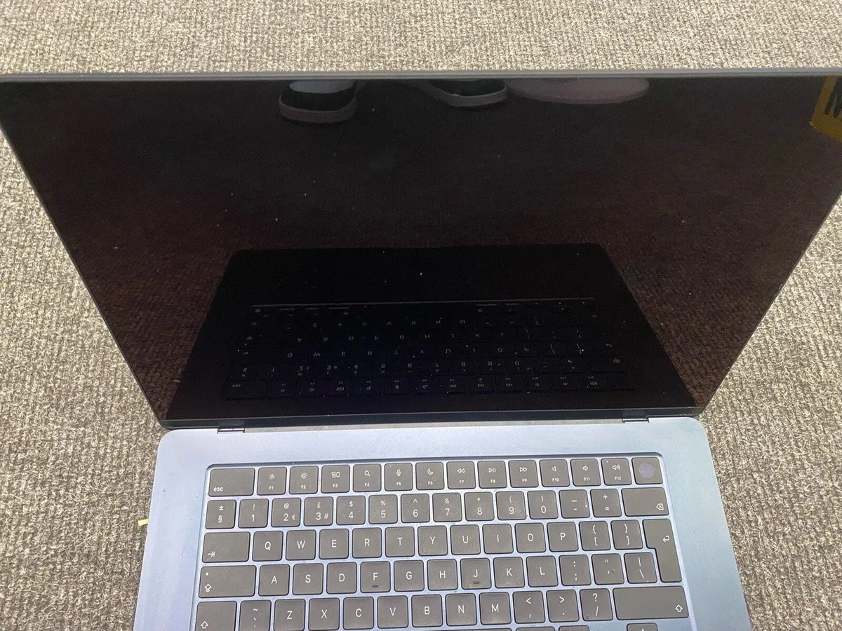 MacBook Air M2 15 Inch A2941 Boxed - Image 4