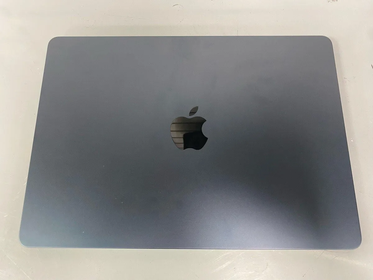 MacBook Air M2 13 Inch A2681 Boxed - Image 1