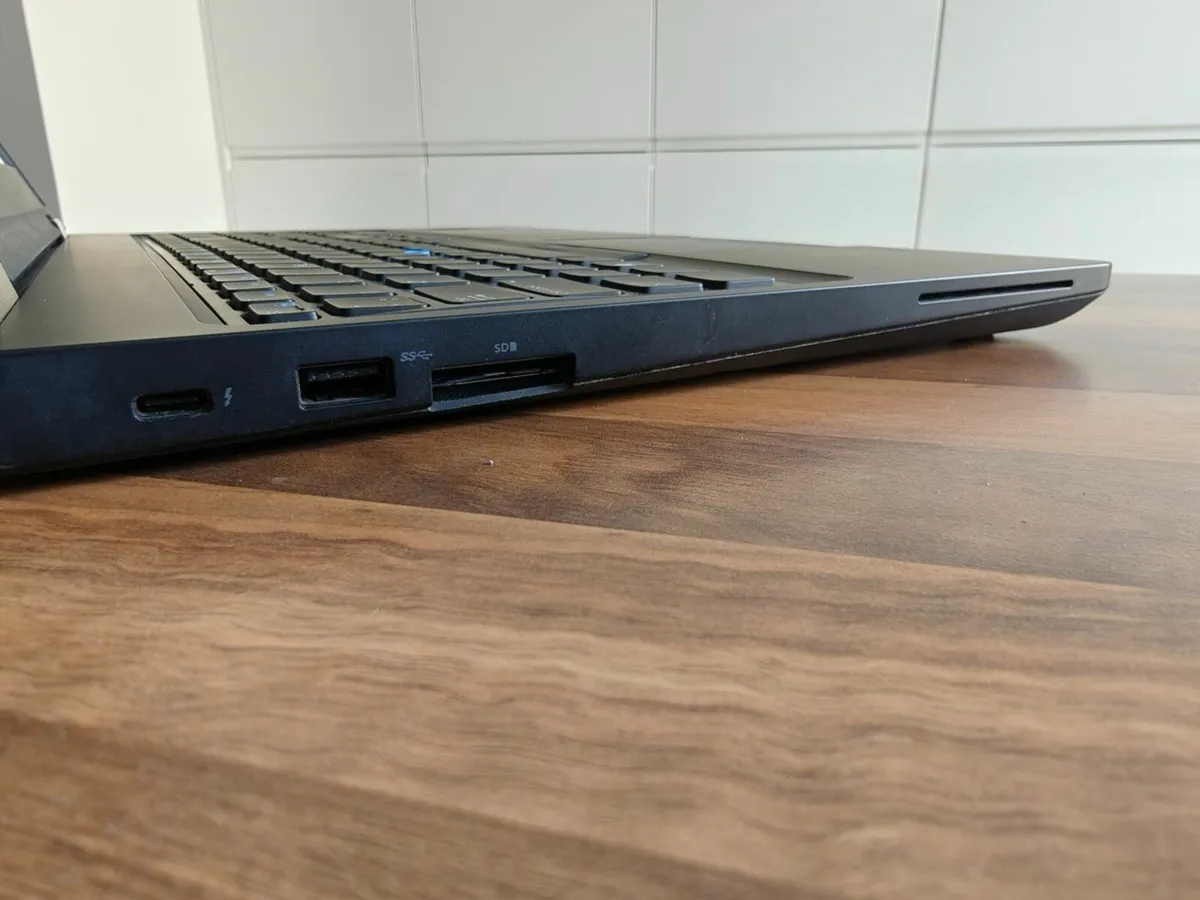 Dell Precision 3530 | i7 | 16GB | 256GB | Touch - Image 2
