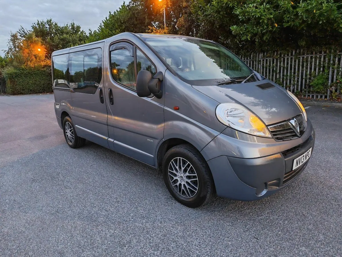 vauxhall vivaro 2.0 cdti  minibus low mileage - Image 1