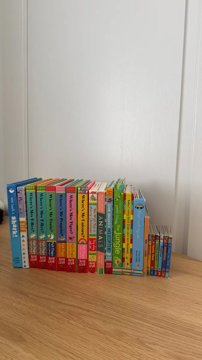 Bundle of baby books - Image 1
