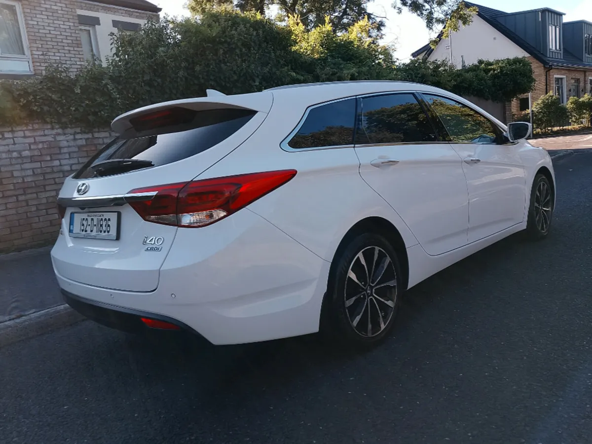 Hyundai i40 Tourer Executive 5DR - Image 3