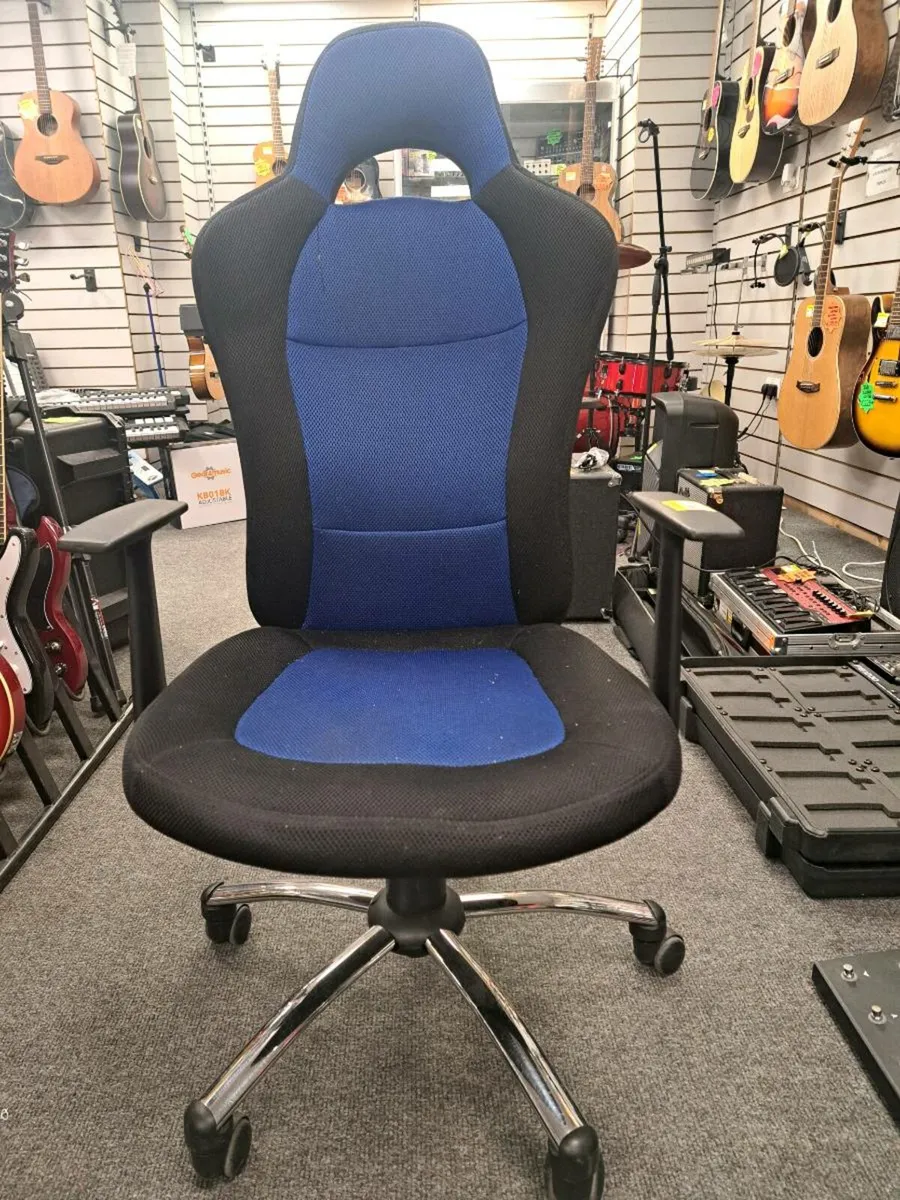 OFFICE CHAIR - Image 1