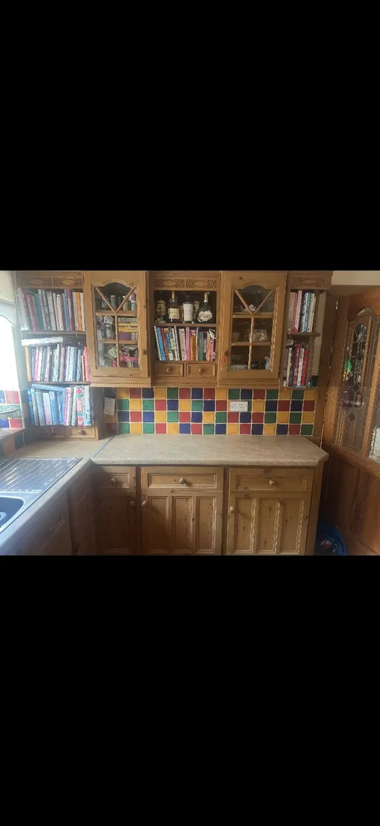 Kitchen units - Image 1