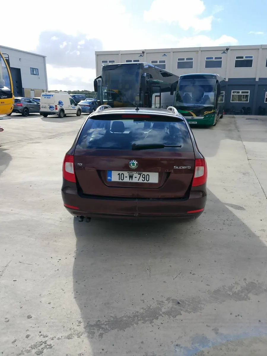 Skoda Superb 2010 - Image 2
