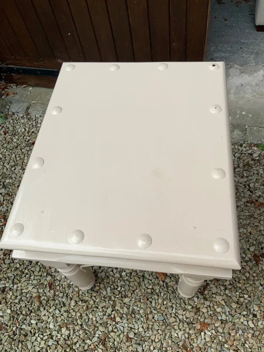 Cream side table - Image 2