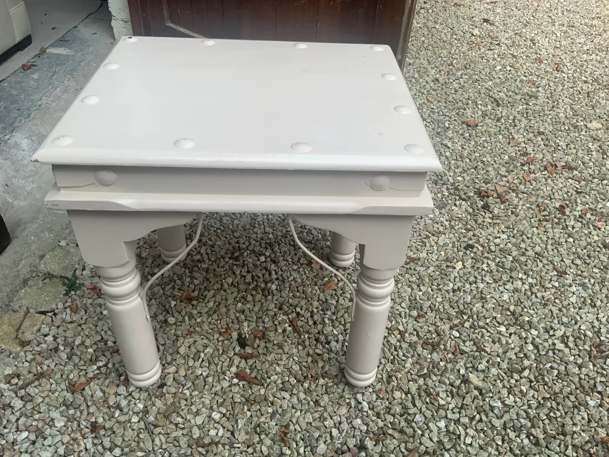 Cream side table - Image 3