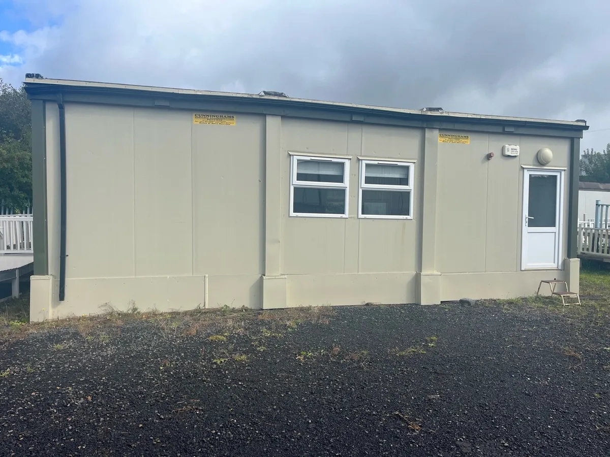 11m x 8m Office unit - Image 1