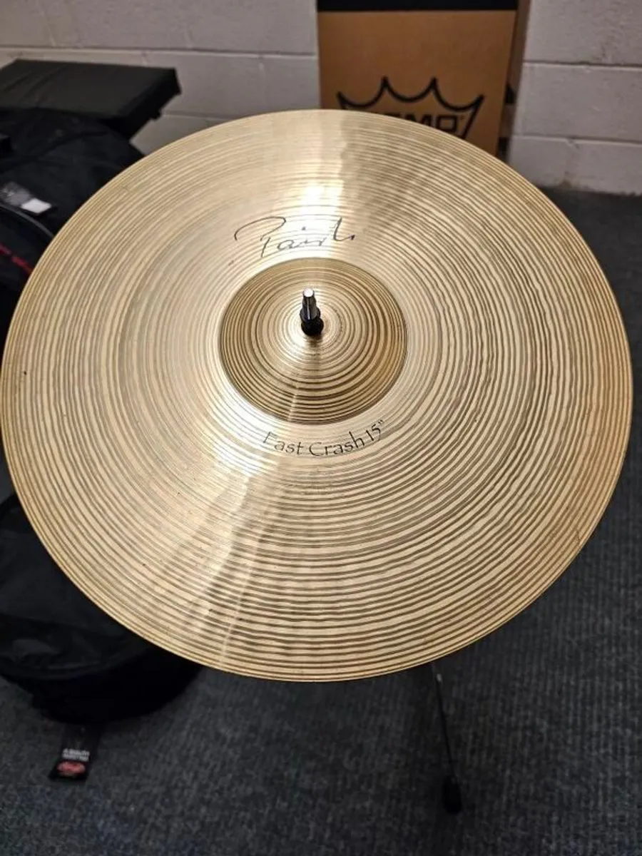Paiste Traditional fast crash 15" cymbal - Image 1