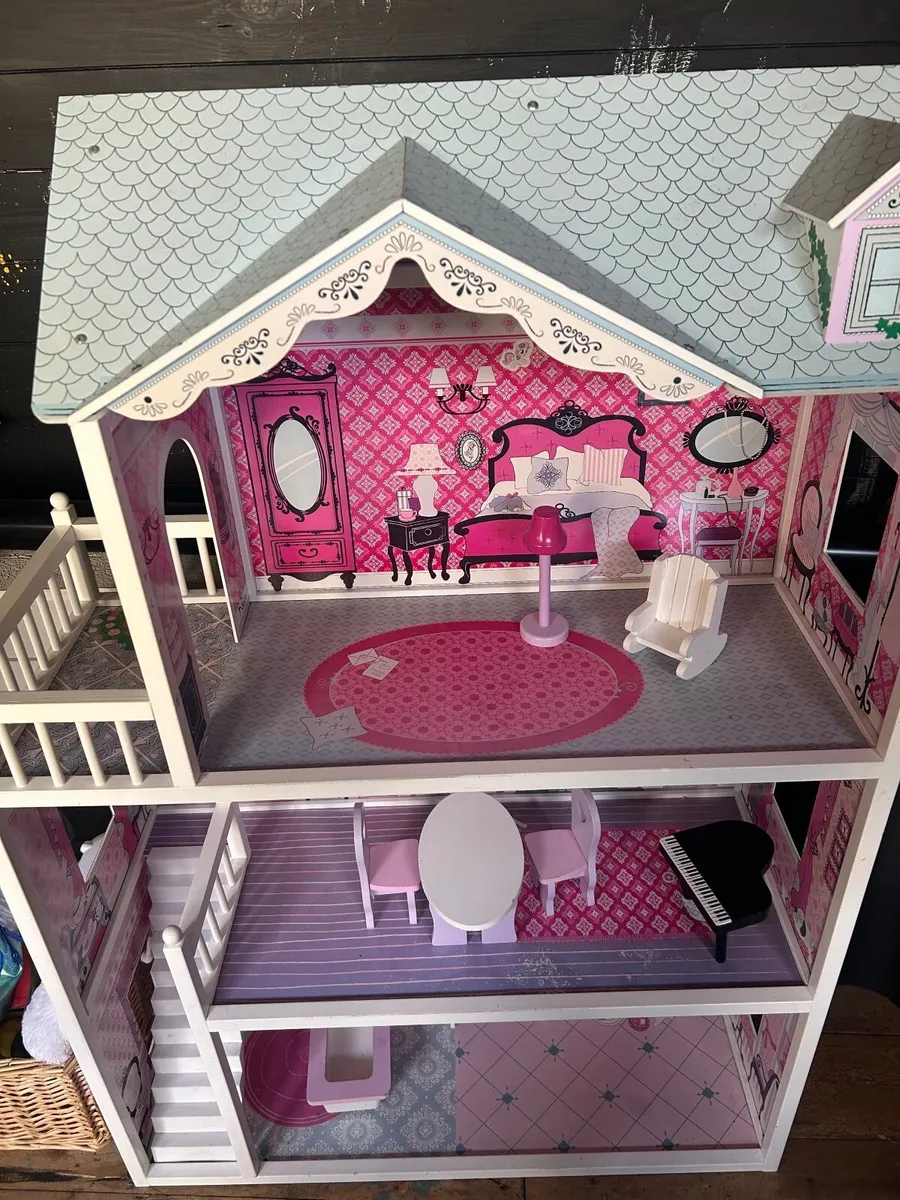 Doll house - Image 2