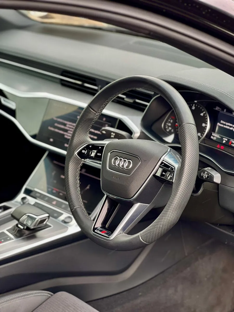 Audi A6 2022 S Line - Image 2