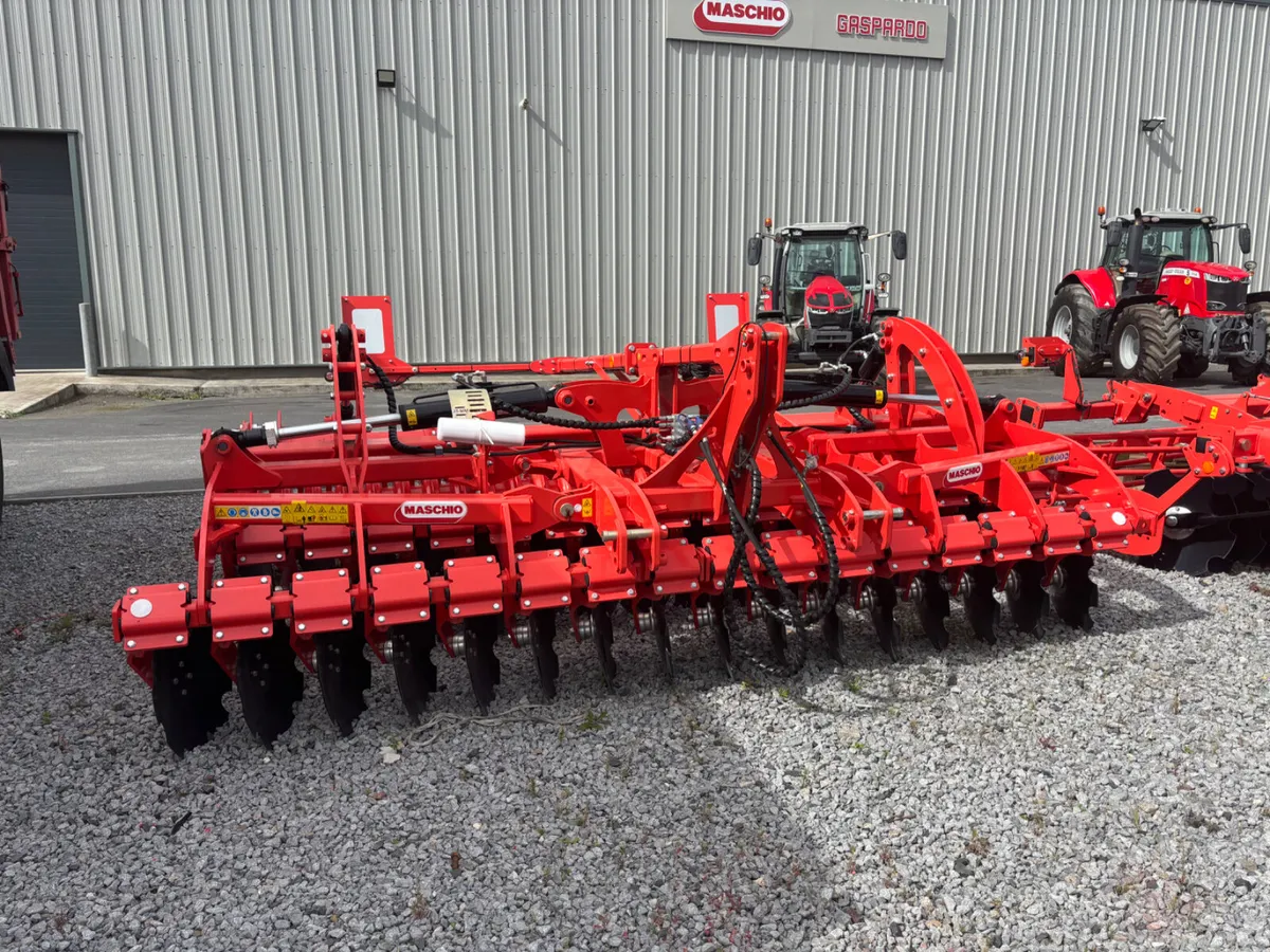Maschio 4mtr hydraulic folding disc - Image 1