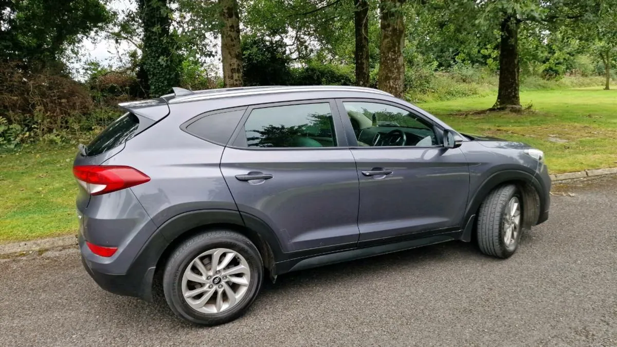 💥2017  TUSCON 1.7 TOP SPEC  NCT 27 +TAX 26💥 - Image 4