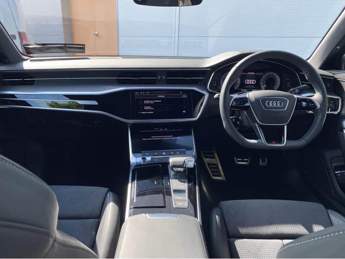 Audi A6 2.0TFSI-E BLACK EDITION 50 SLINE - Image 3