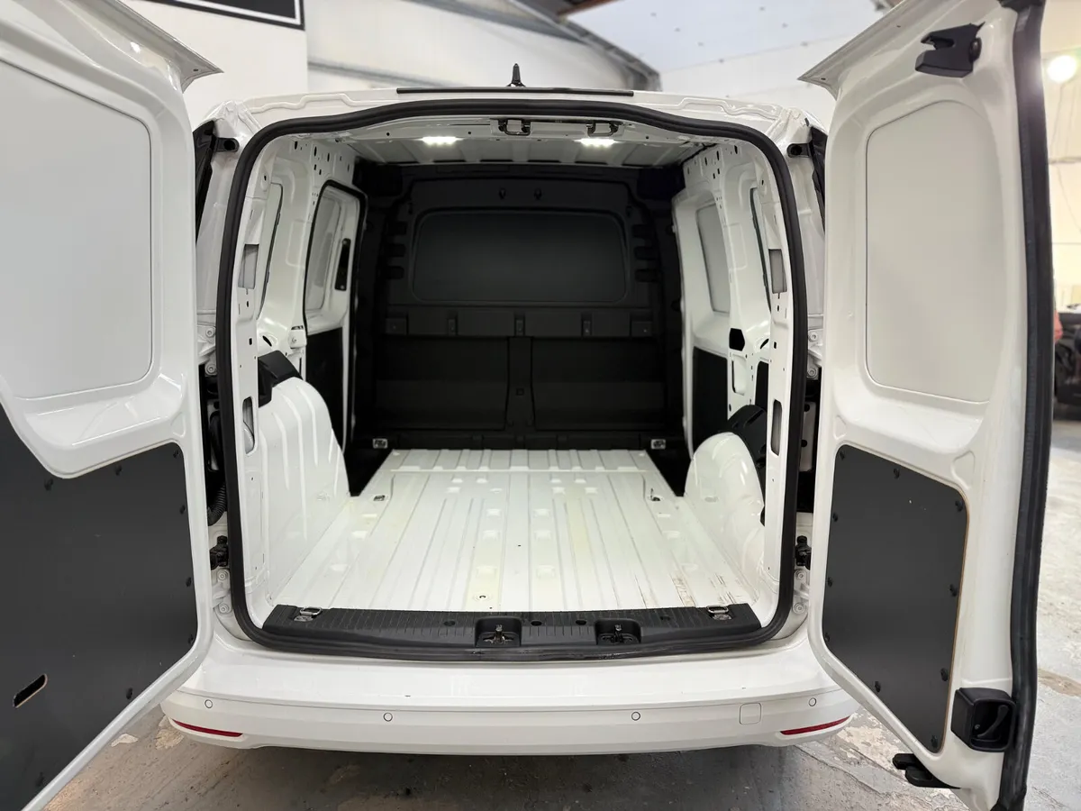 Volkswagen Caddy 2023. 2.0TDI. CARGO - Image 3