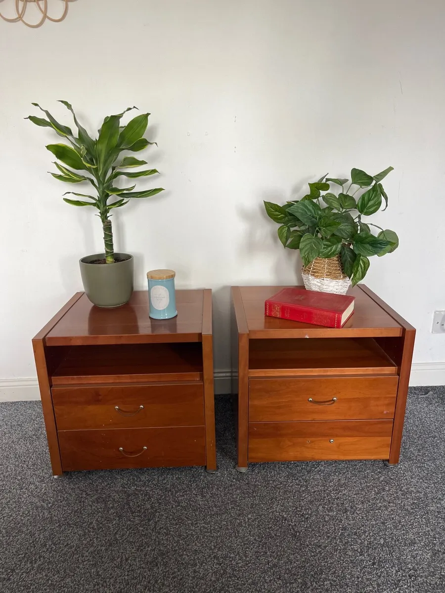 Small chest of drawers and two lockers - Image 2