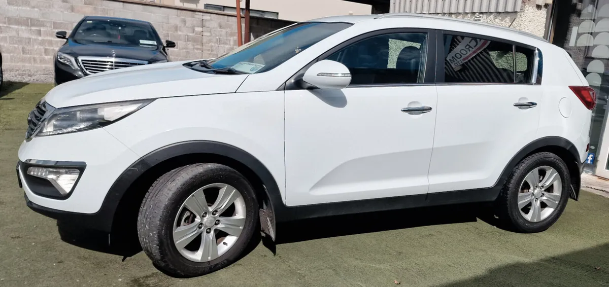 Kia Sportage EXL 1.7CRDi LEATHER PARKING SENSOR - Image 2