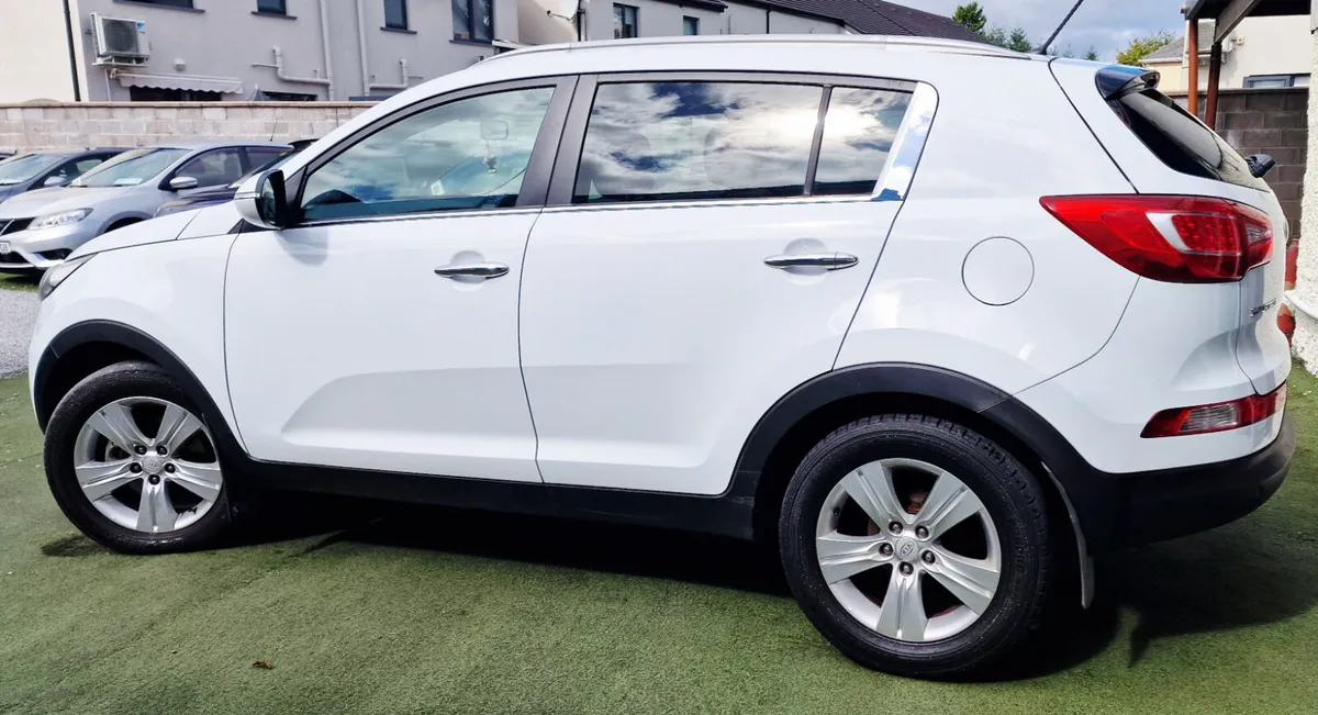Kia Sportage EXL 1.7CRDi LEATHER PARKING SENSOR - Image 3