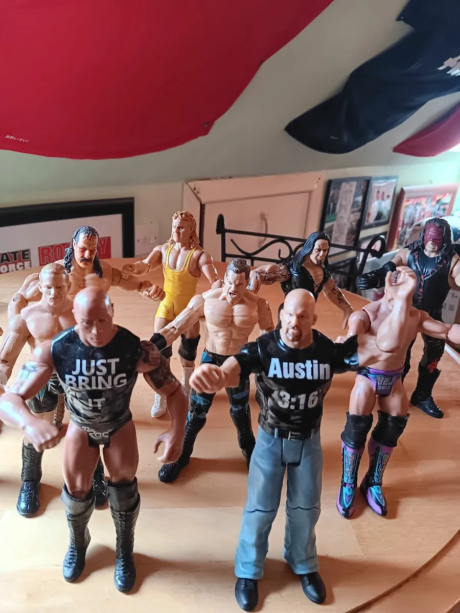 Vintage WWE action figures - Image 3