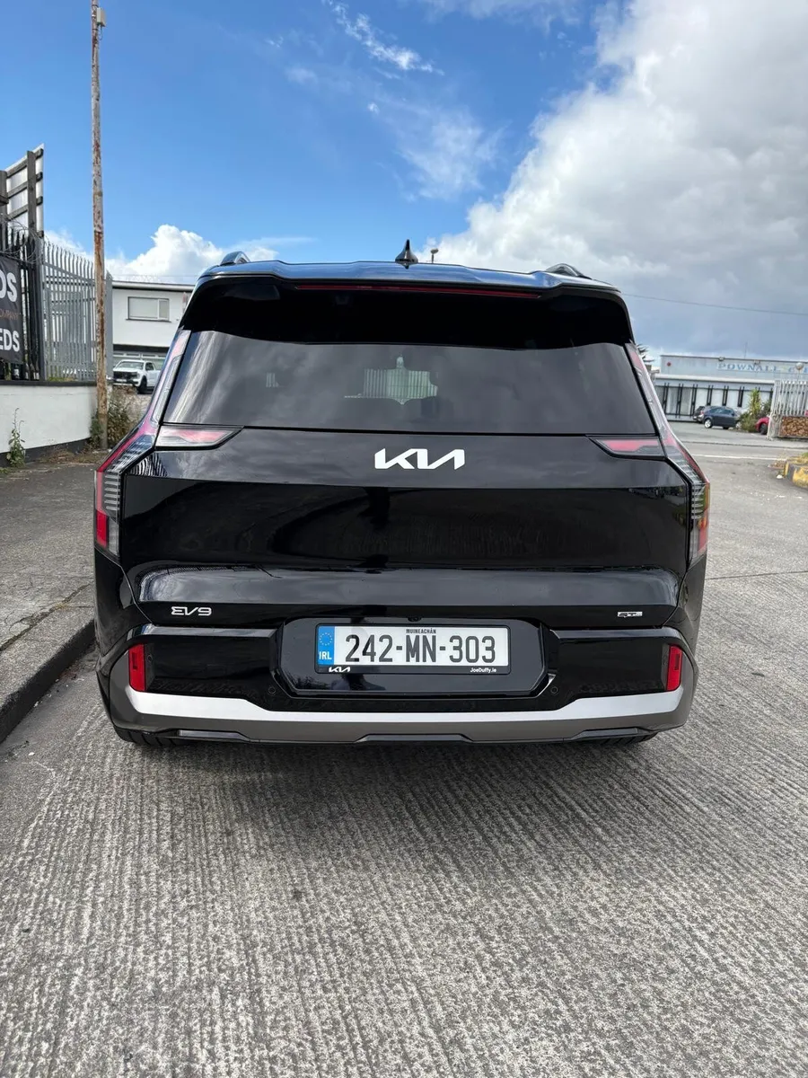 Kia EV9 2024 - Image 2