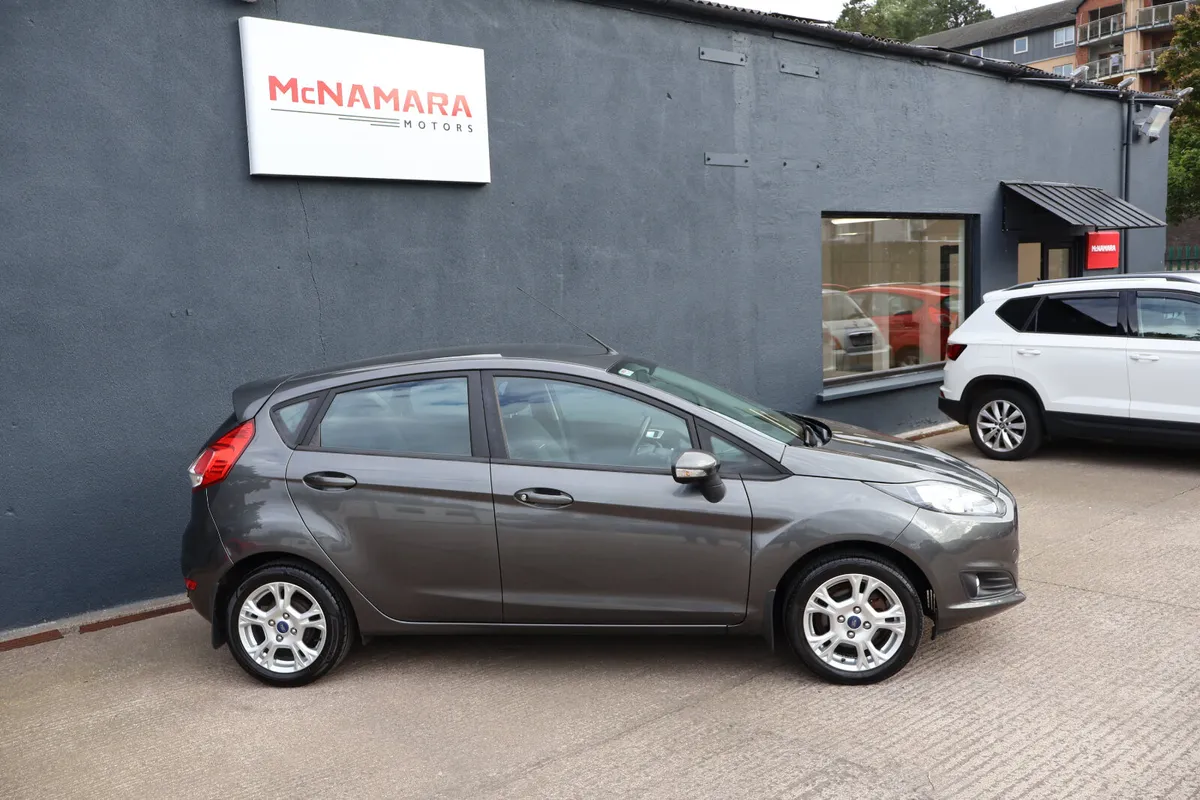 Ford Fiesta Zetec Only 74,000Km Exceptional! - Image 2