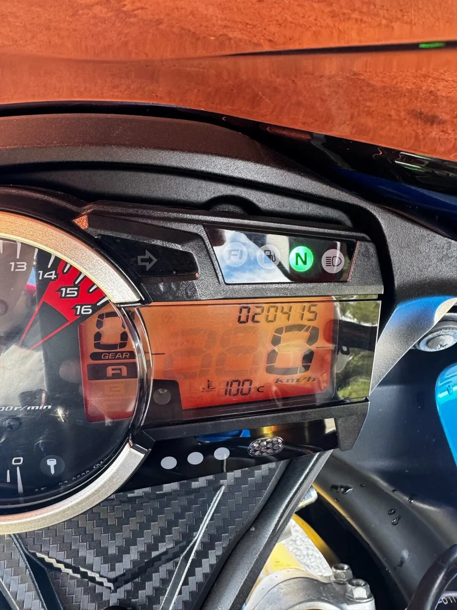 Suzuki Gsxr 750 LOW KM - Image 3