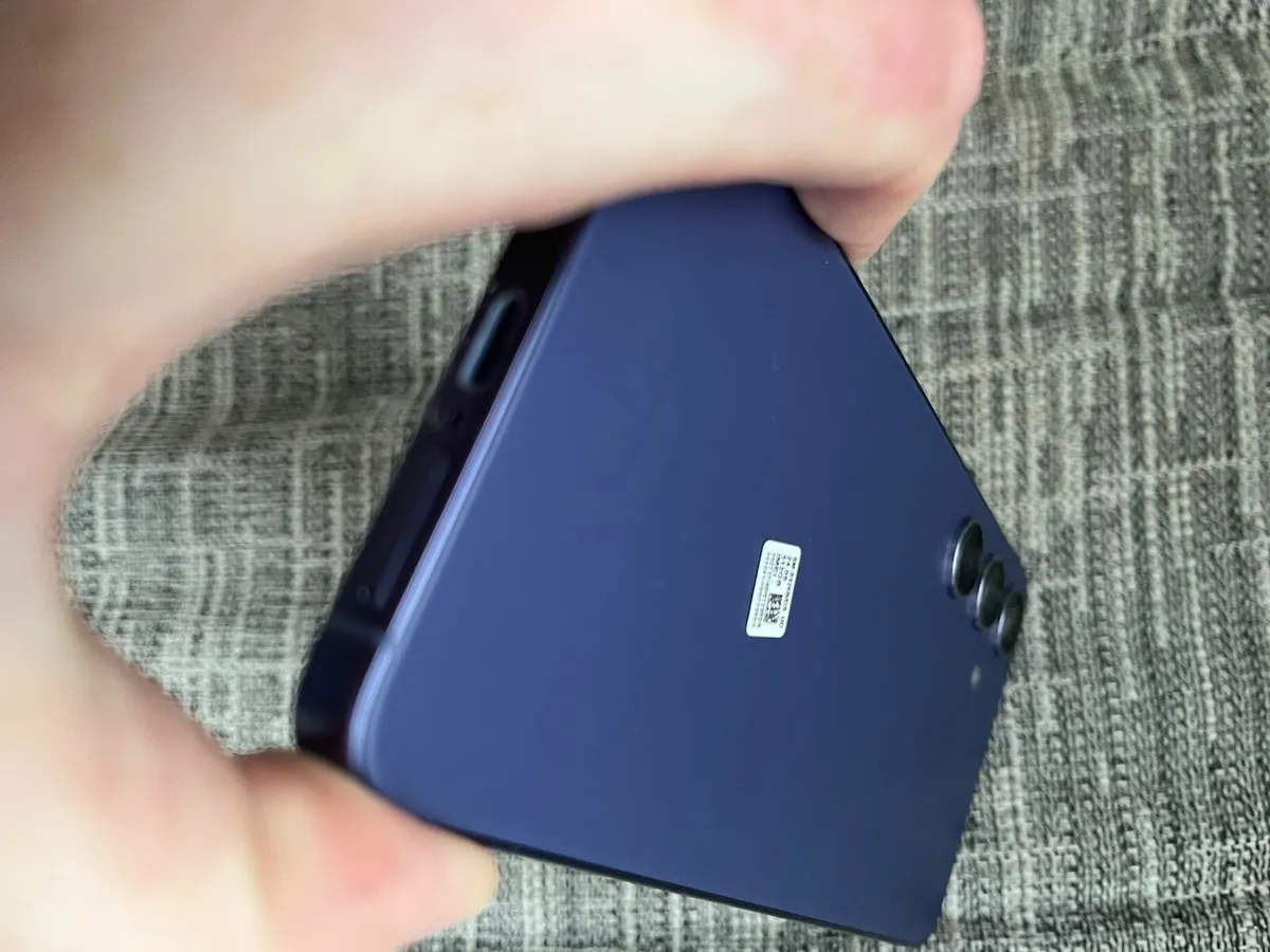 Samsung S24 plus 512GB Cobalt Violet - Image 2