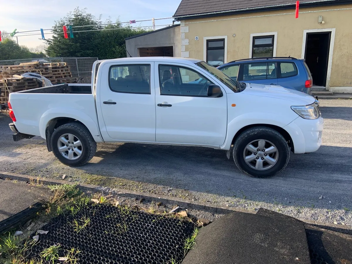Toyota hilux - Image 3