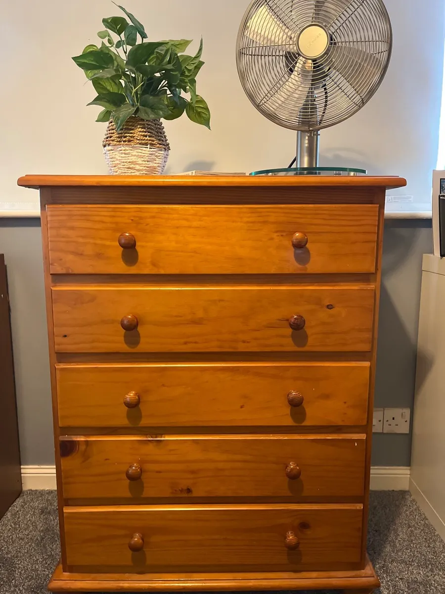 Chest of drawers - Image 1