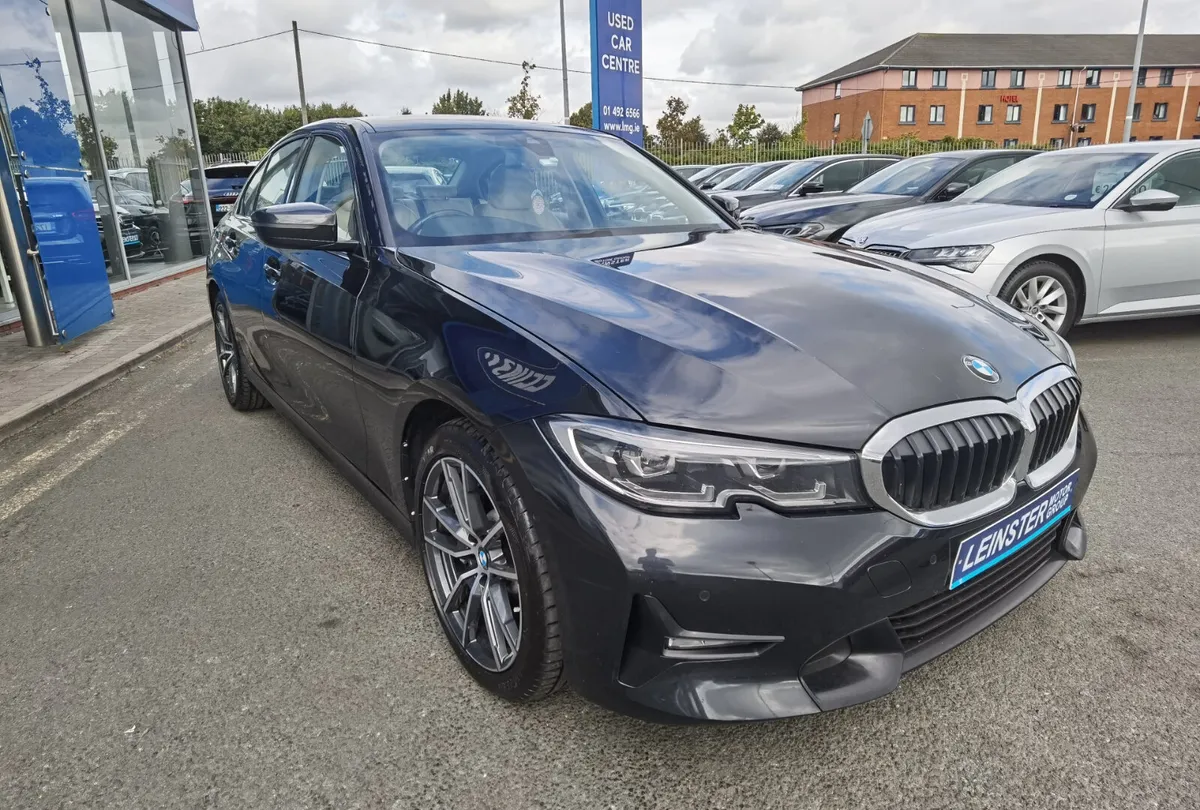 BMW 3 SERIES 330E SPORT PRO PETROL PLUG-IN HYBRID - Image 3