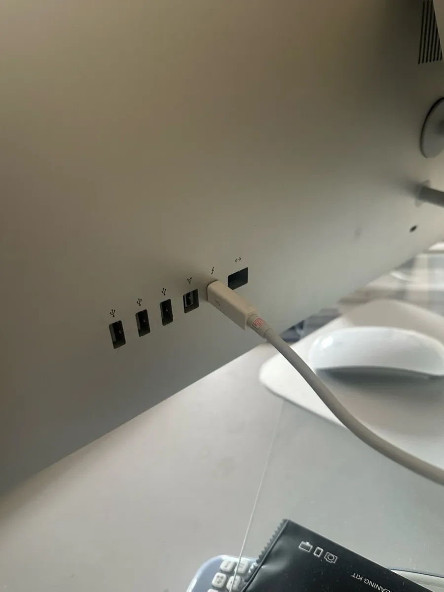 Apple Thunderbolt Display - Image 2