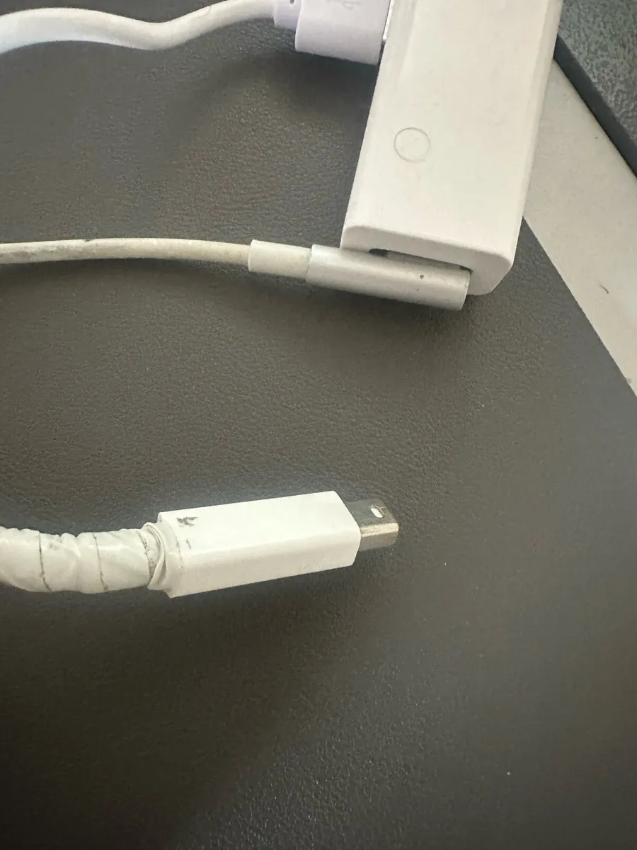 Apple Thunderbolt Display - Image 3