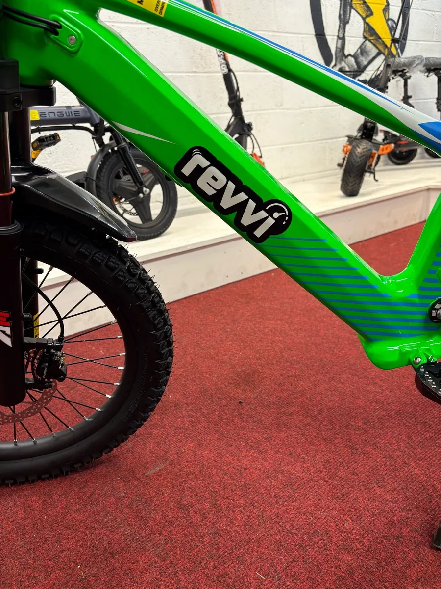Revvi 20" kids electric bike - Image 3