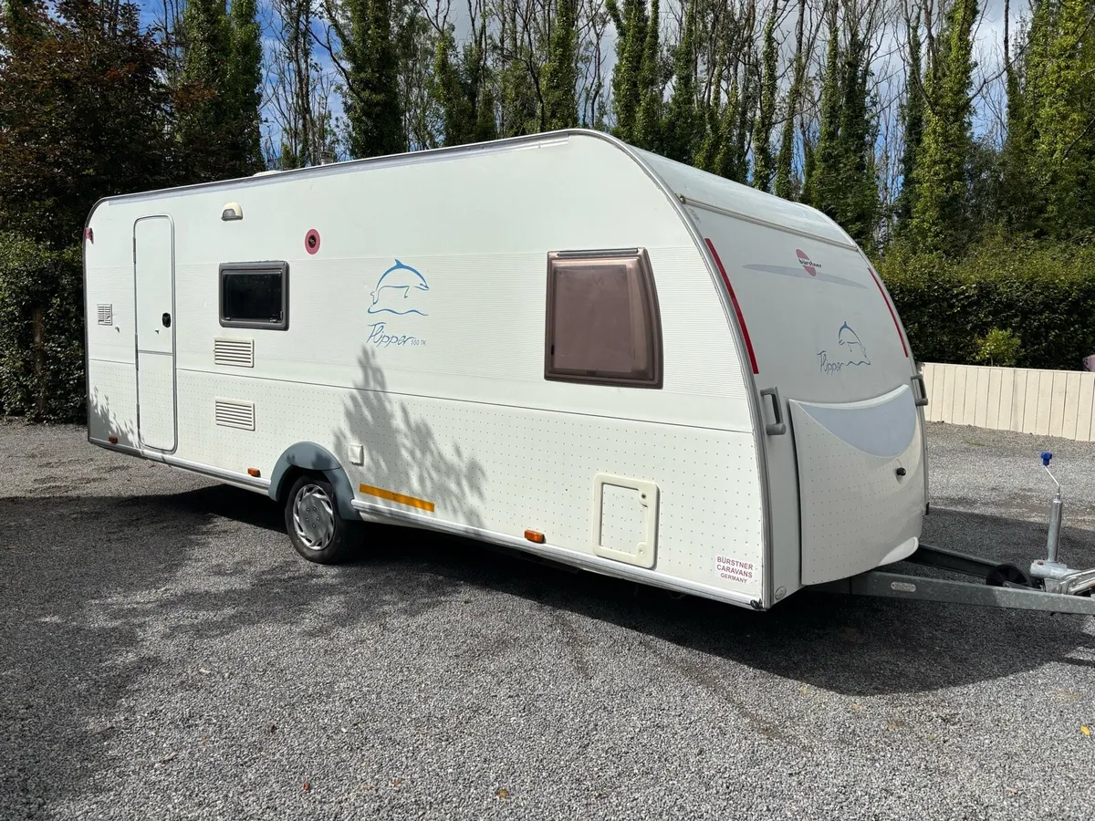 Burstner 550tk 6 berth fixed beds & awning - Image 1