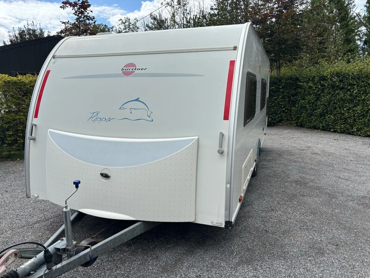 Burstner 550tk 6 berth fixed beds & awning - Image 4