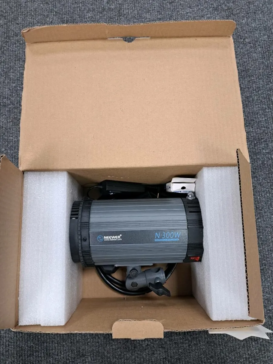 FLASH MONOLIGHT NEEWER N300W - Image 1
