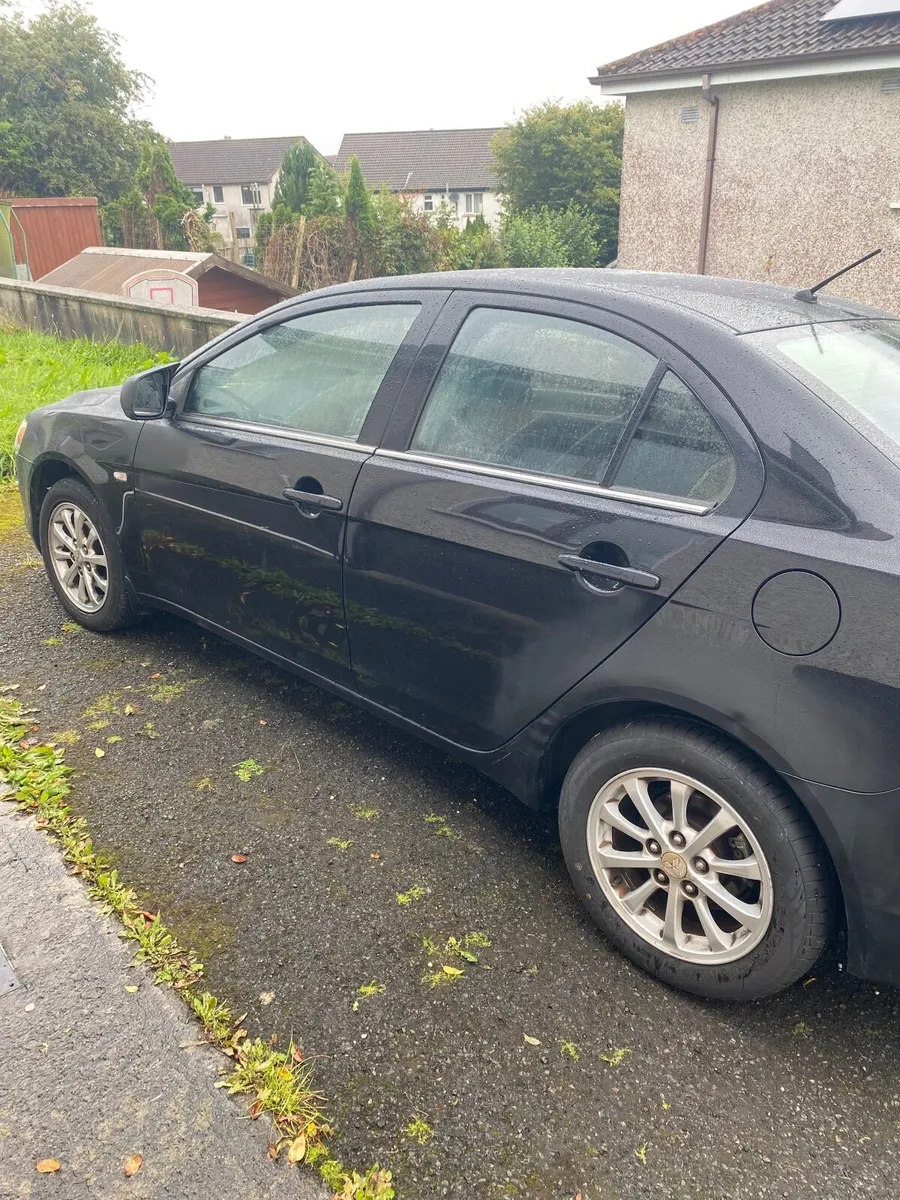 Mitsubishi Lancer 2011 - Image 2
