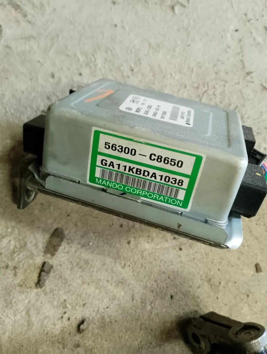 2016 Hyundai i20 power steering module - Image 2