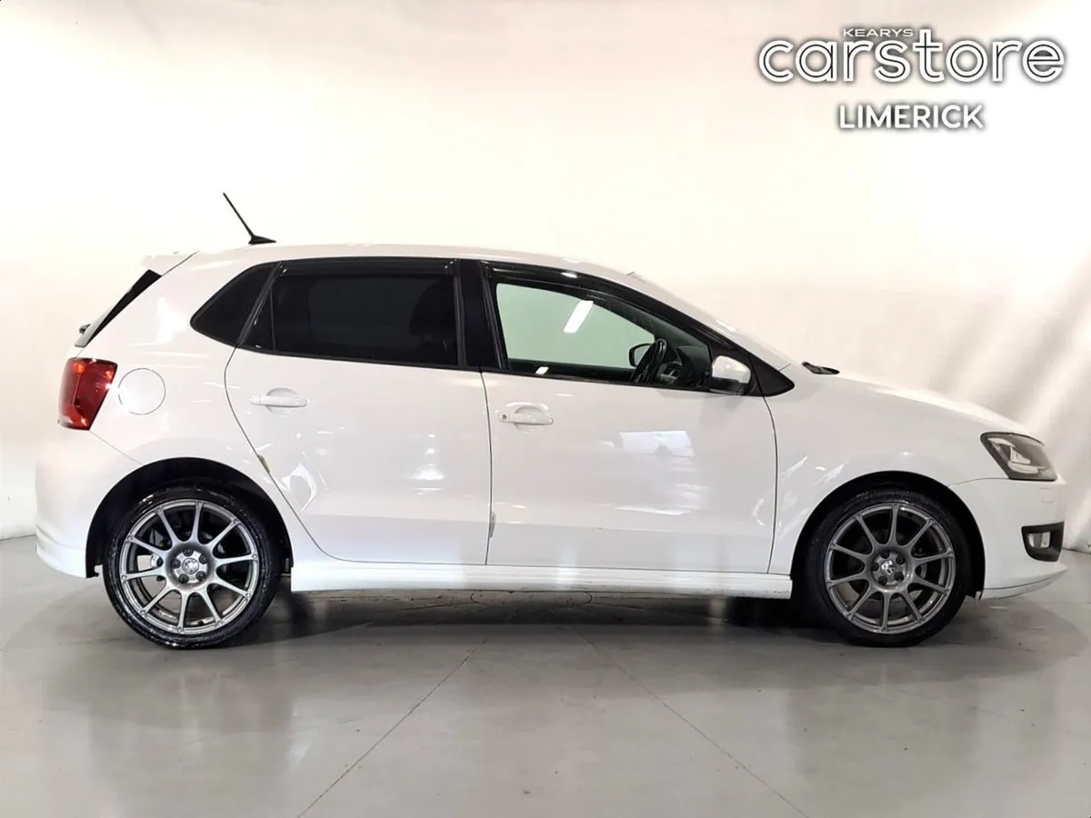 Volkswagen Polo 1.0 PET Auto Trendline - Image 2