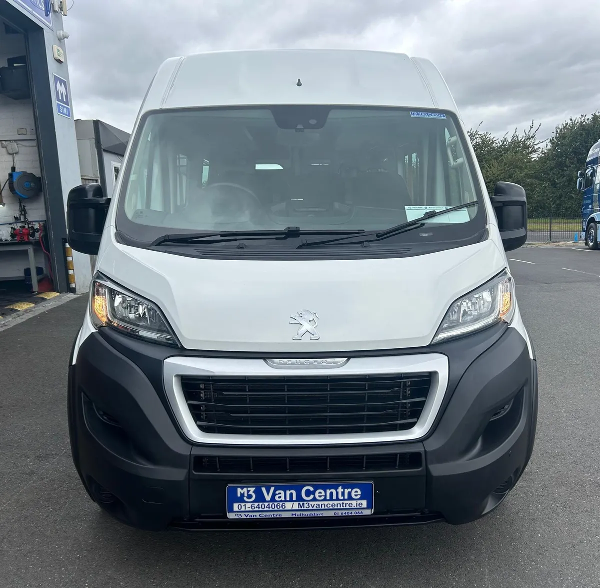 2018 Peugeot Boxer 17 Seater Wheelchair Access - Image 3