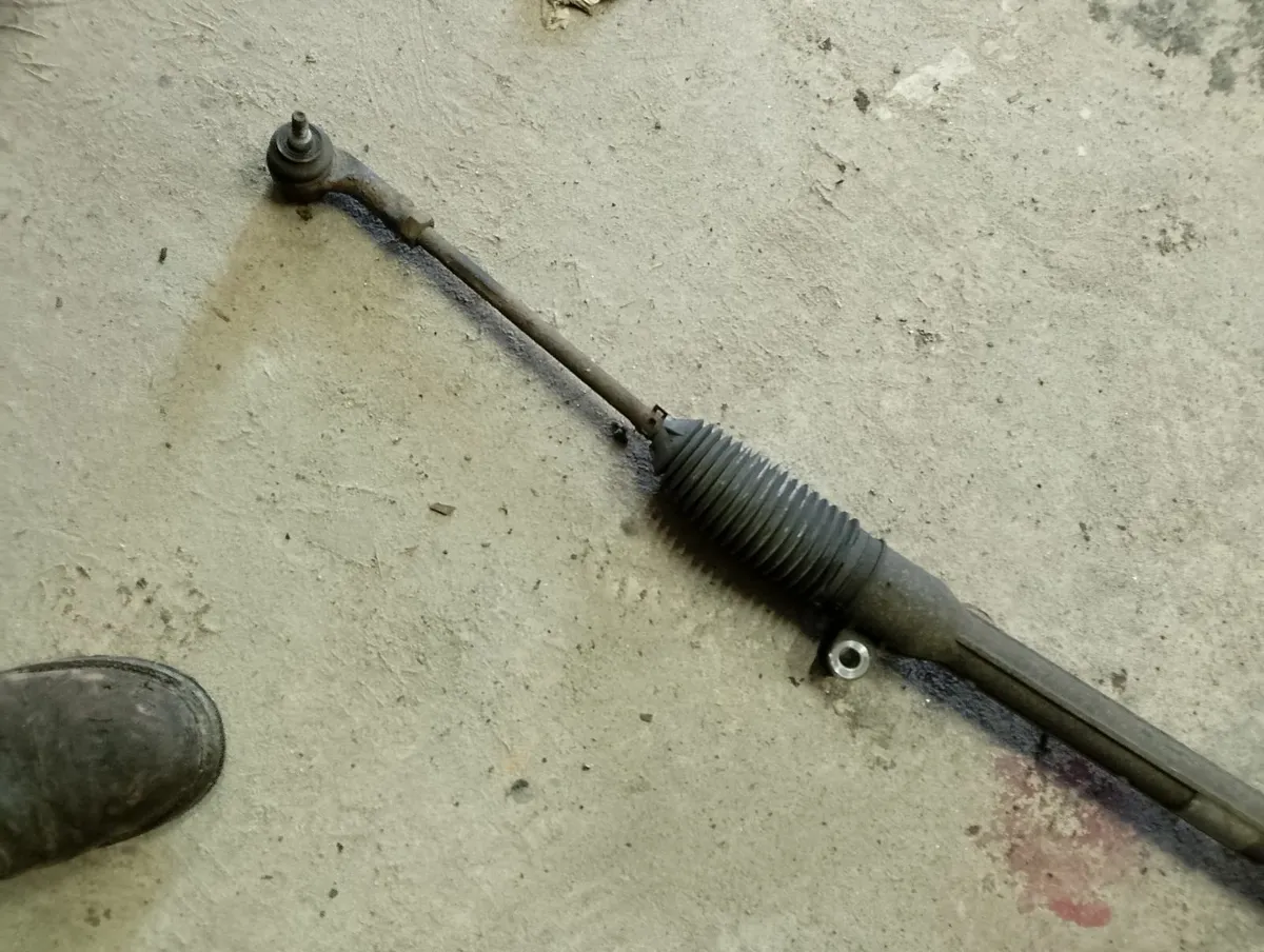 2016 Hyundai i20 steering rack - Image 2