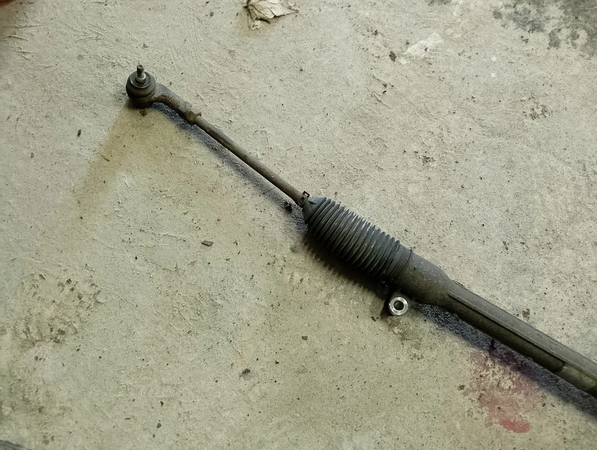 2016 Hyundai i20 steering rack - Image 4