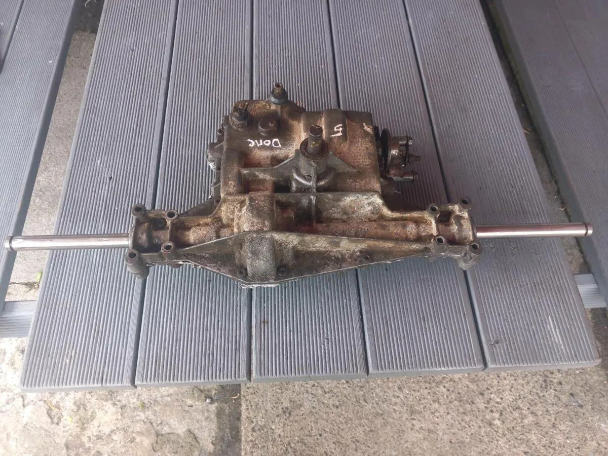 Castlegarden/spicer Dana manual gearbox for sale - Image 3