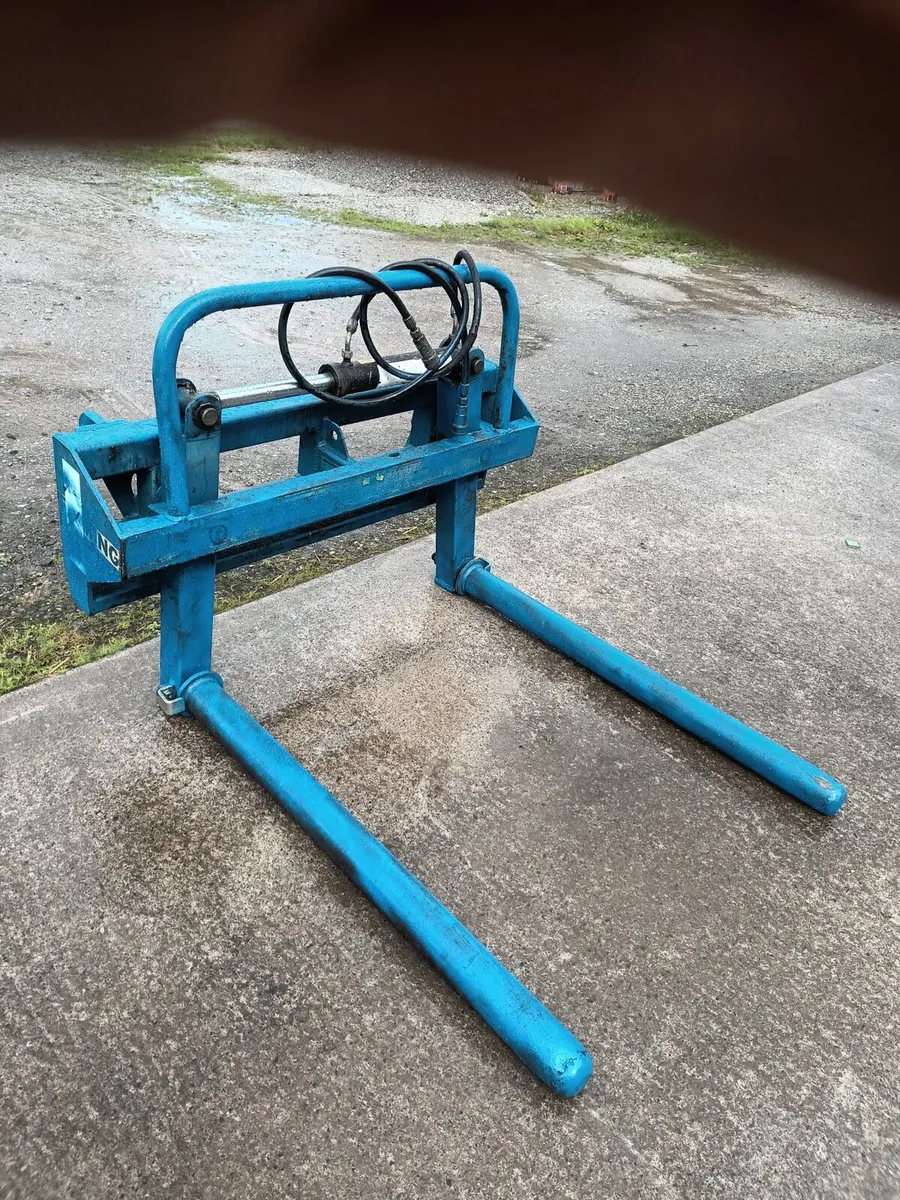 Fleming bale handler - Image 1