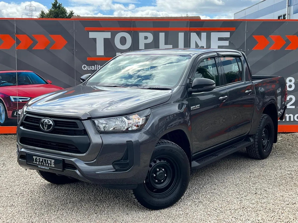 TOYOTA HILUX /BRAND NEW//MANUAL/ACTIVE// D-4D/ 4WD - Image 2