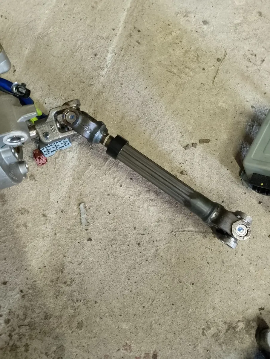 2016 Hyundai i20 steering shaft nuckel assembly