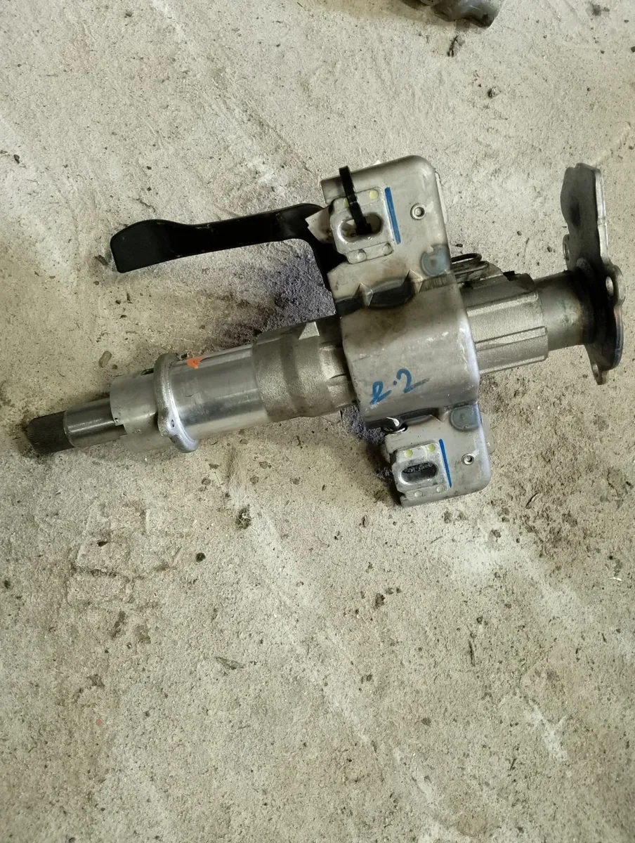 2016 Hyundai i20 top steering housing shaft - Image 2