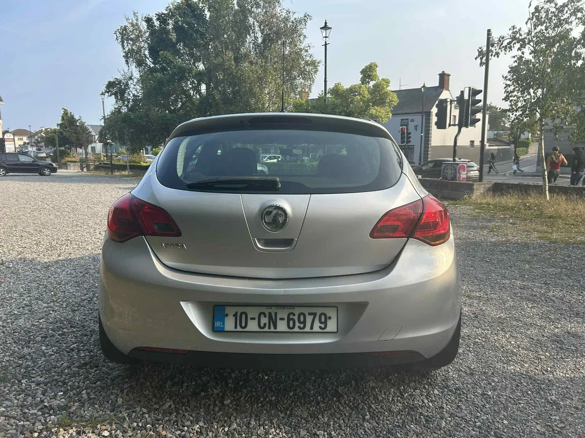 Vauxhall Astra 1.4 petrol - Image 4